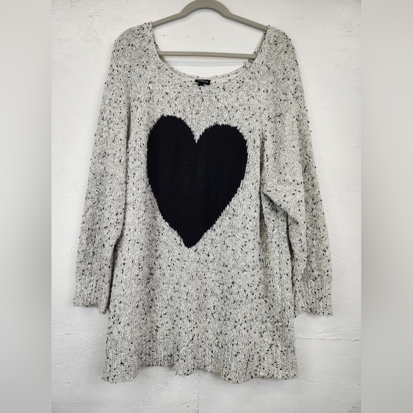 Torrid Sweaters - Torrid Heart Knit Pullover Sweater Size 4